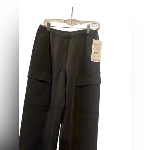NWT Lululemon cotton blend double knit MR cargo pants Size 8 - Picture 2 of 5